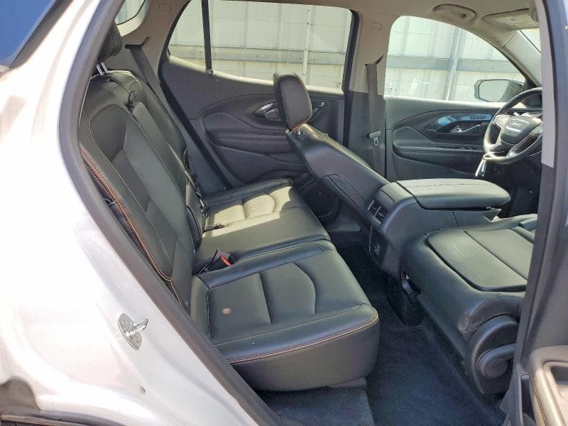 2024 GMC TERRAIN AT4 11