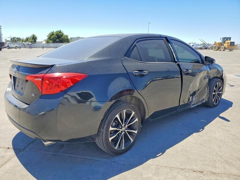 2018 TOYOTA COROLLA SE 3
