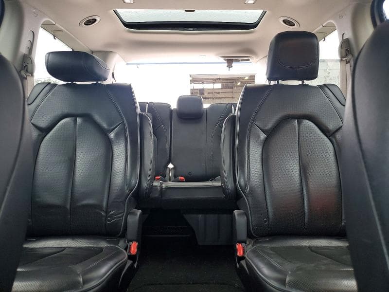 2019 CHRYSLER PACIFICA LIMITED 10