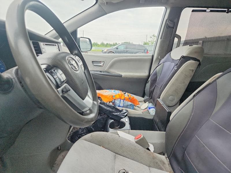 2020 TOYOTA SIENNA LE 7