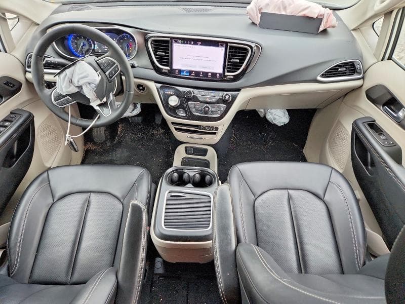 2024 CHRYSLER PACIFICA TOURING L 8