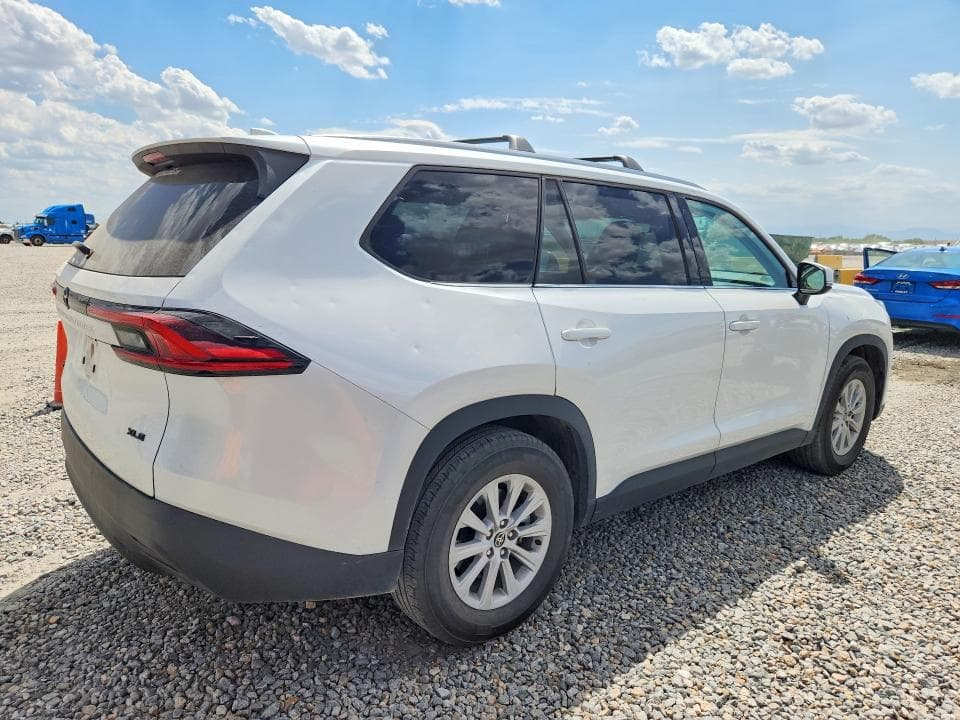 2025 TOYOTA GRAND HIGHLANDER XLE 3