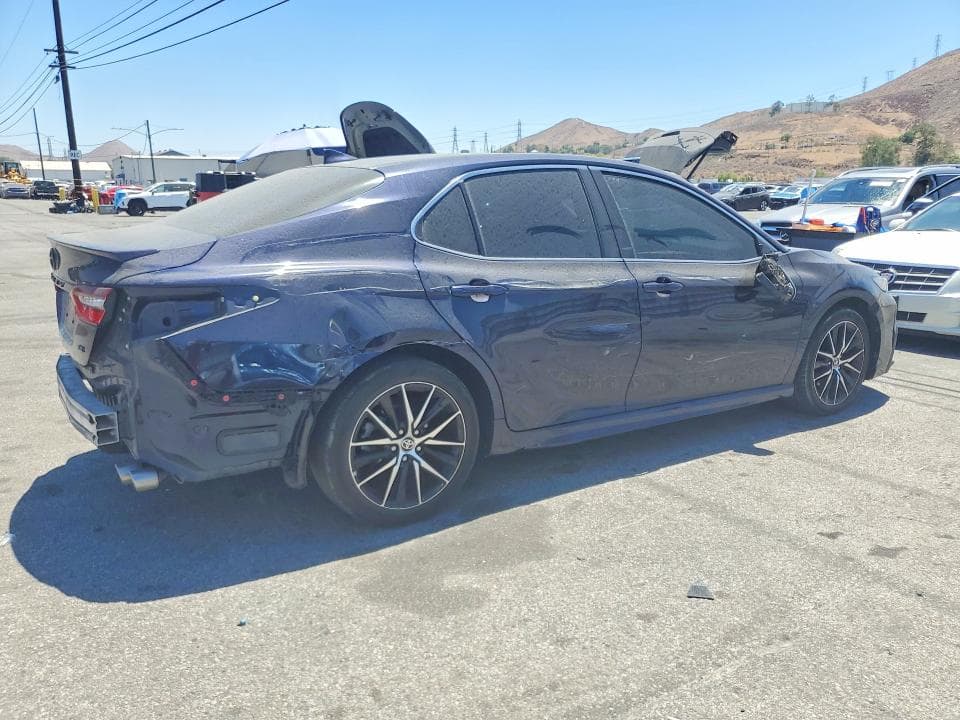 2022 TOYOTA CAMRY SE 3