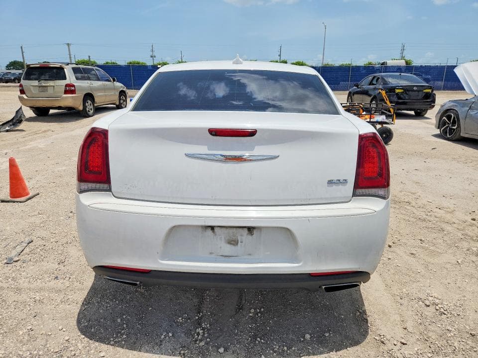 2018 CHRYSLER 300 TOURING 6