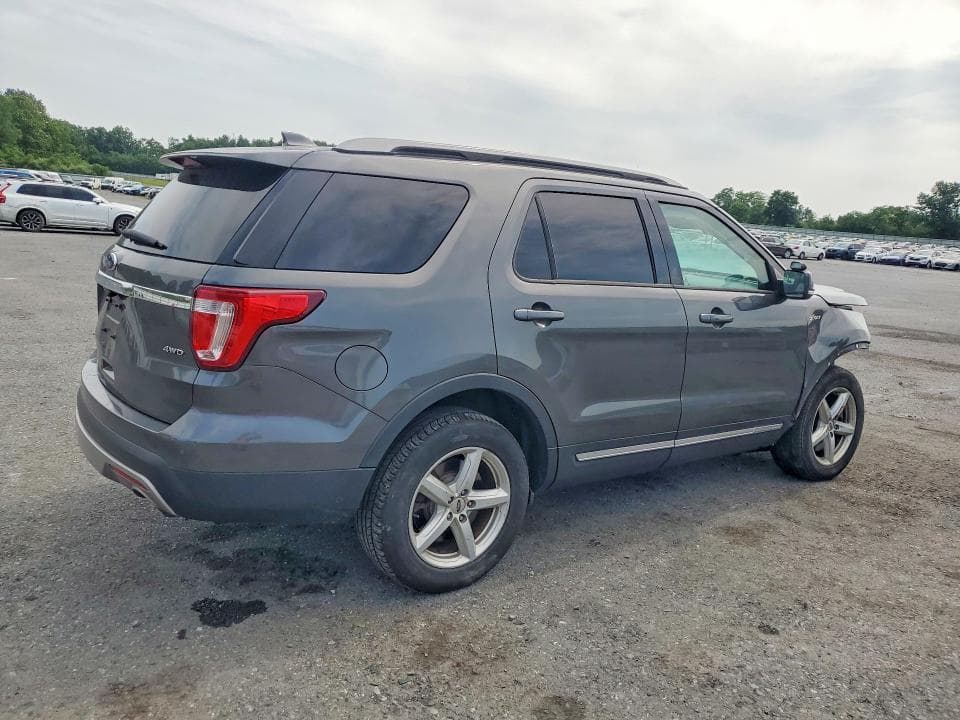 2017 FORD EXPLORER XLT 3