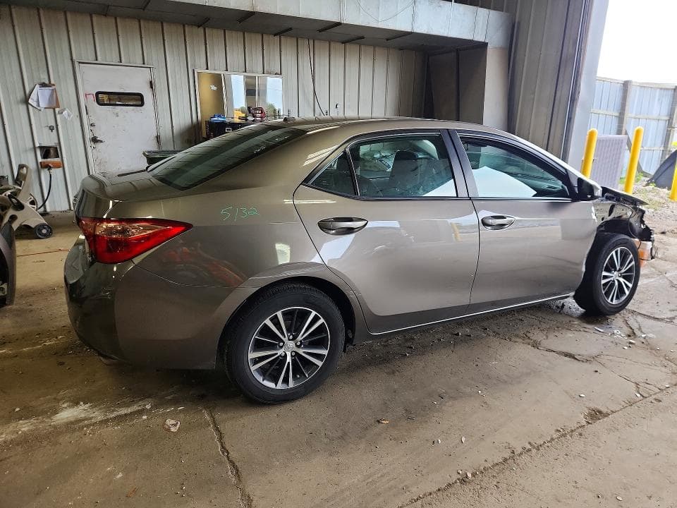 2017 TOYOTA COROLLA LE 3