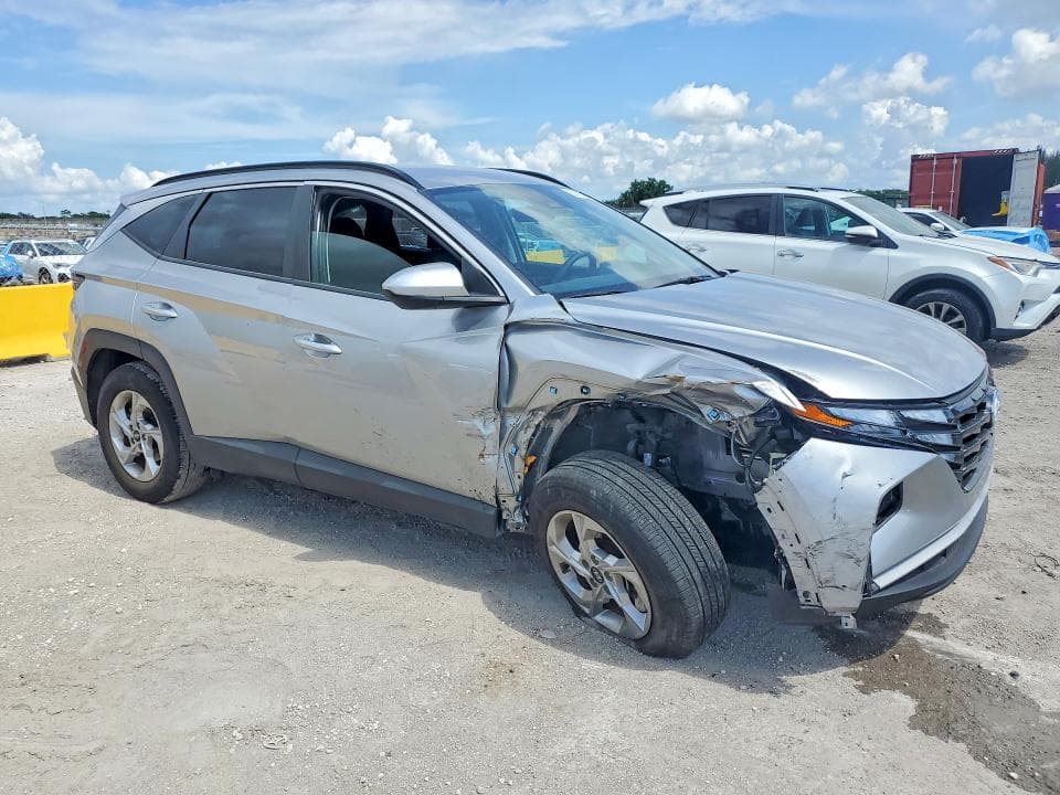 2024 HYUNDAI TUCSON SEL 4
