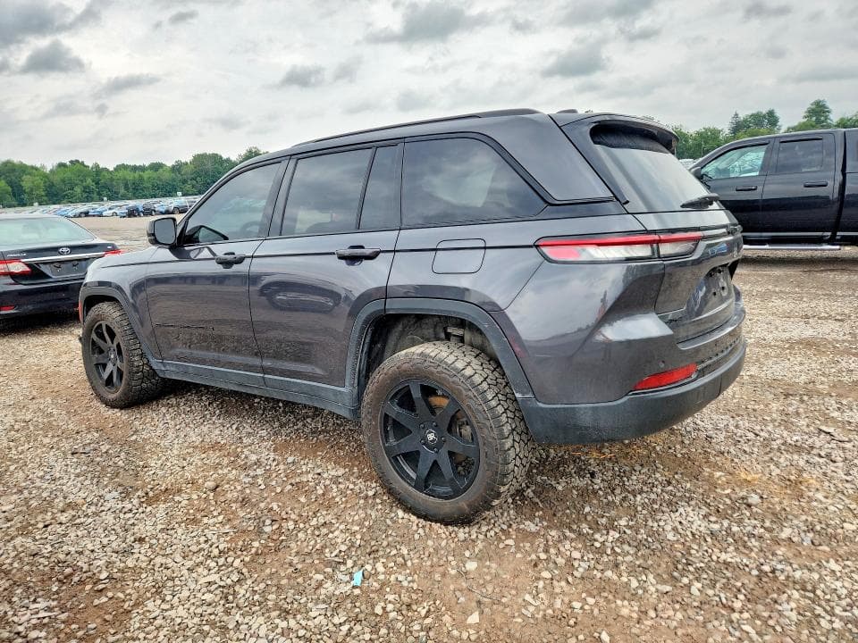 2024 JEEP GRAND CHEROKEE LAREDO 2