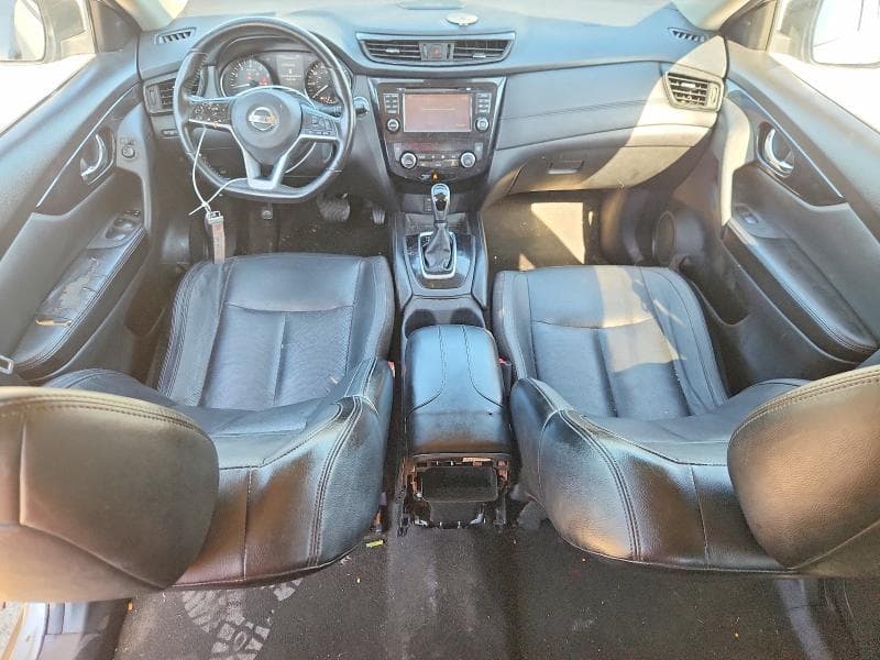 2017 NISSAN ROGUE SL 8