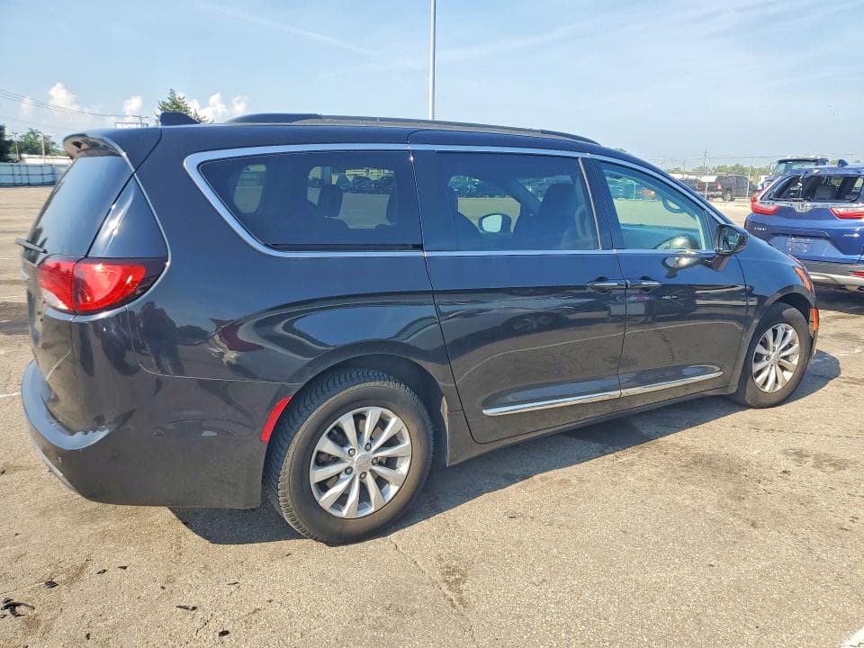 2017 CHRYSLER PACIFICA TOURING L 3