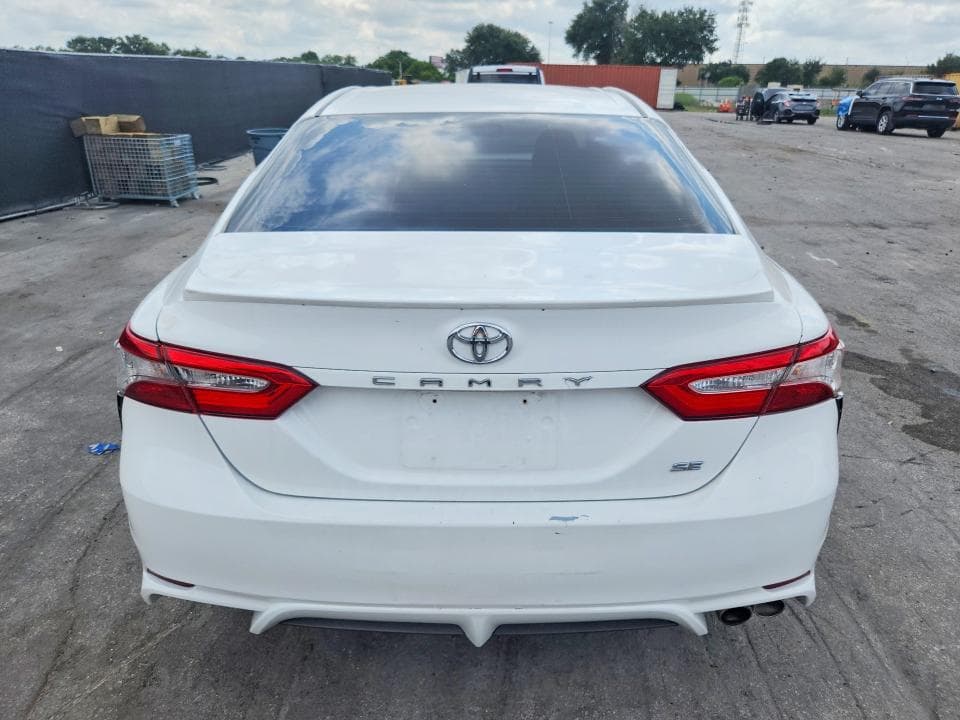 2018 TOYOTA CAMRY SE 6