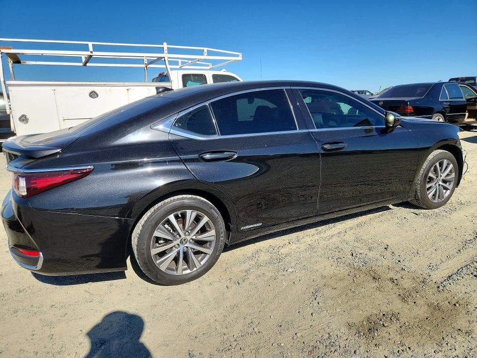 2020 LEXUS ES 300H 3