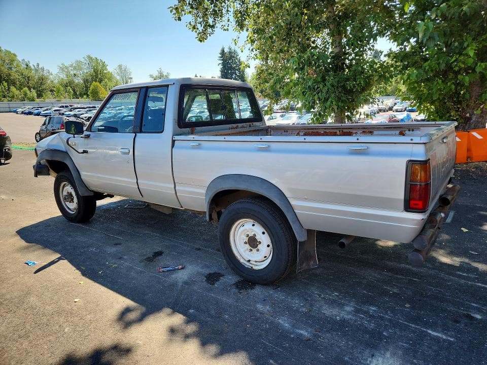 1984 DATSUN 720 KING CAB 4X4 2
