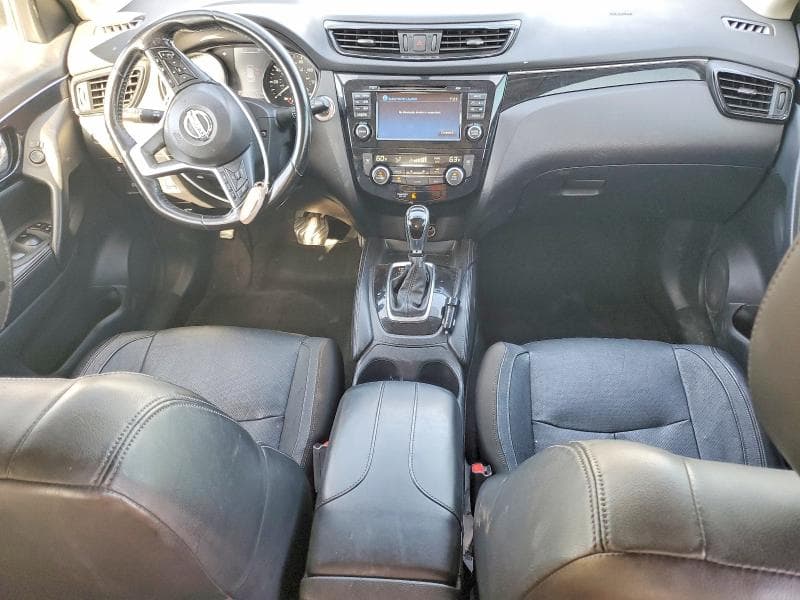 2017 NISSAN ROGUE SPORT SL 8