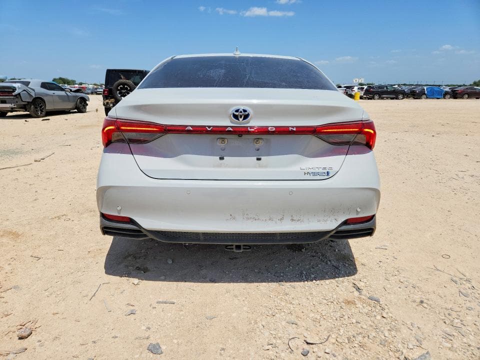 2022 TOYOTA AVALON LIMITED 6
