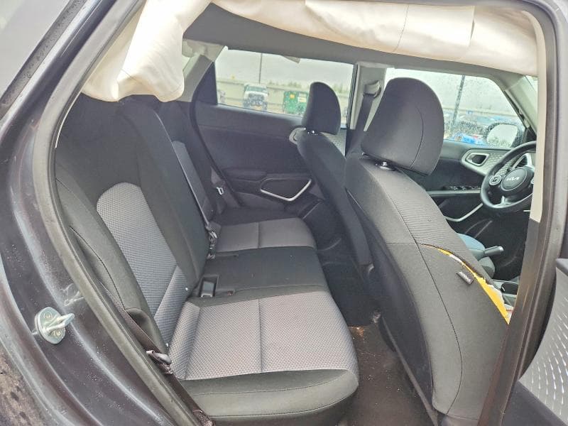 2022 KIA SOUL LX 10