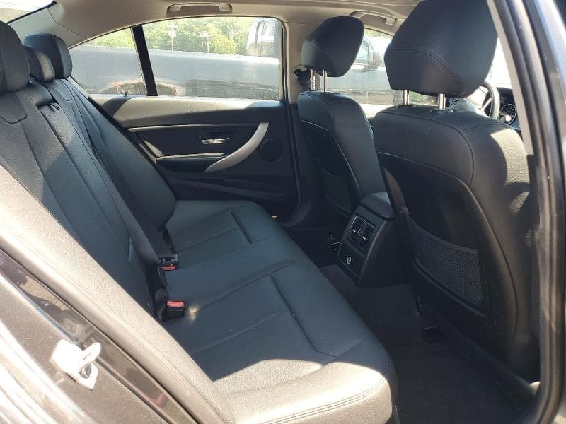 2018 BMW 320 XI 10