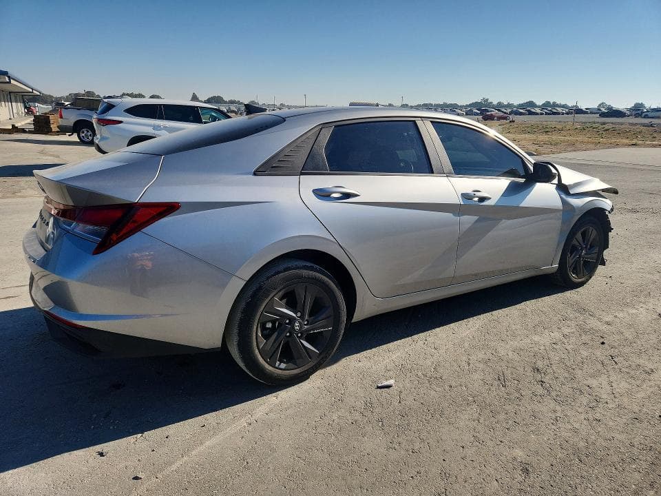 2021 HYUNDAI ELANTRA SEL 3