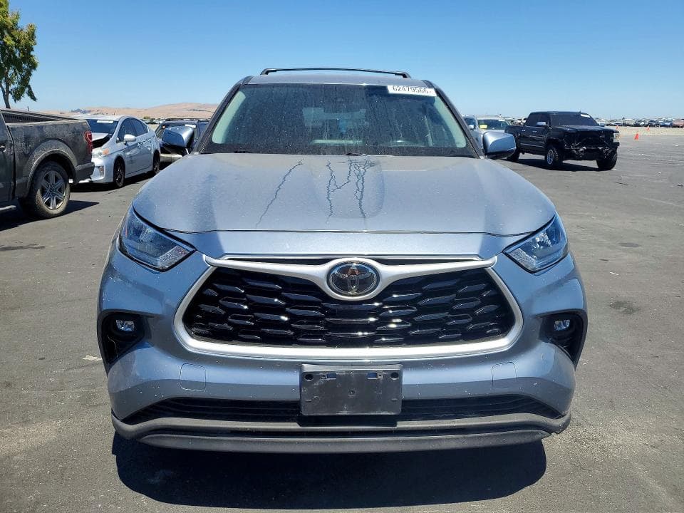 2020 TOYOTA HIGHLANDER LE 5