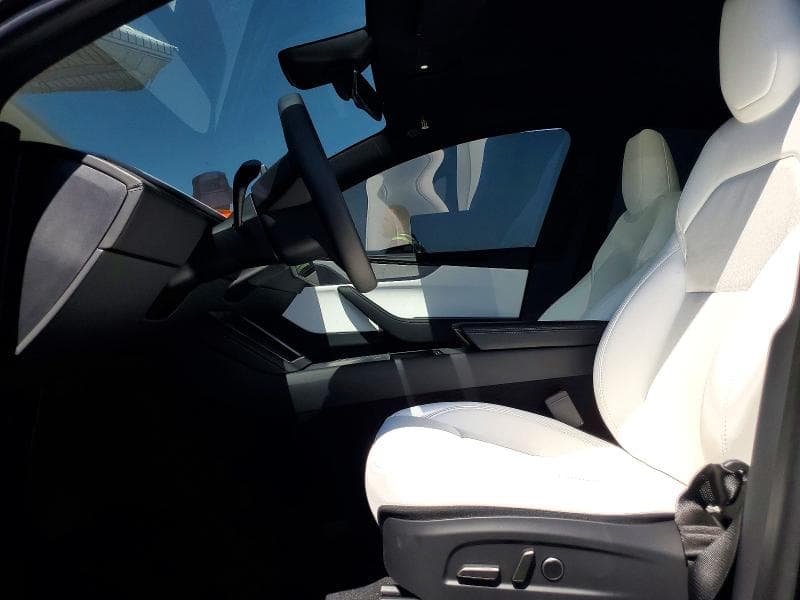 2026 TESLA MODEL Y 7