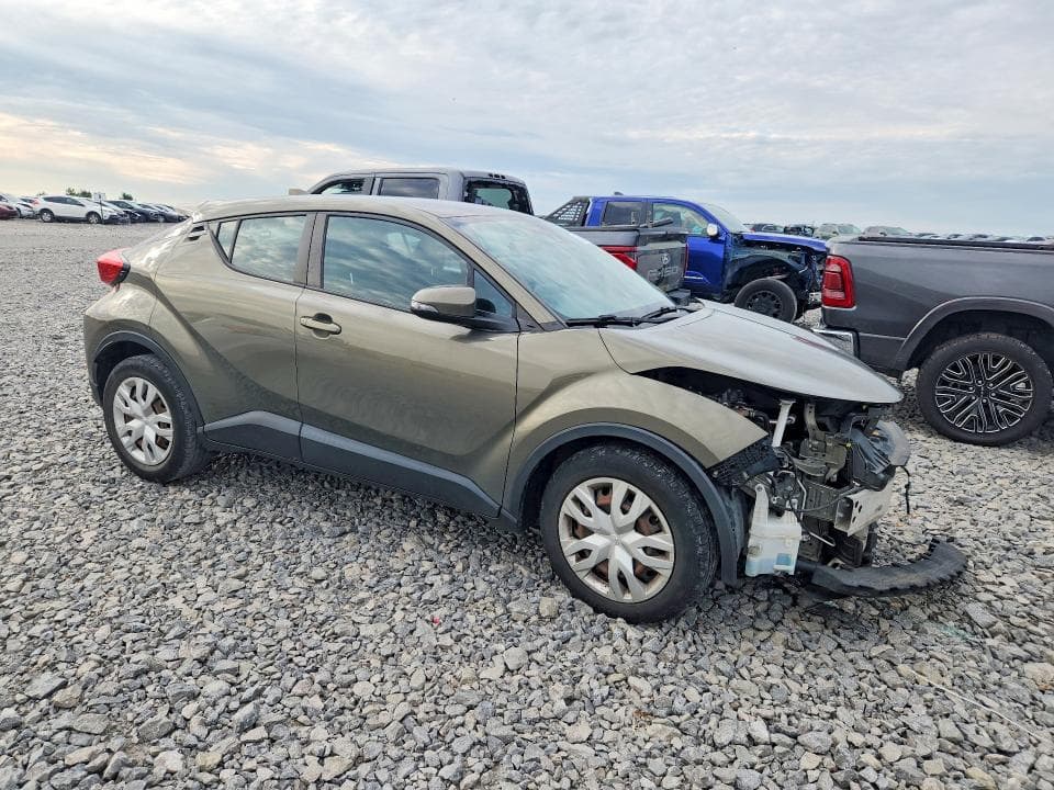 2021 TOYOTA C-HR LE 4