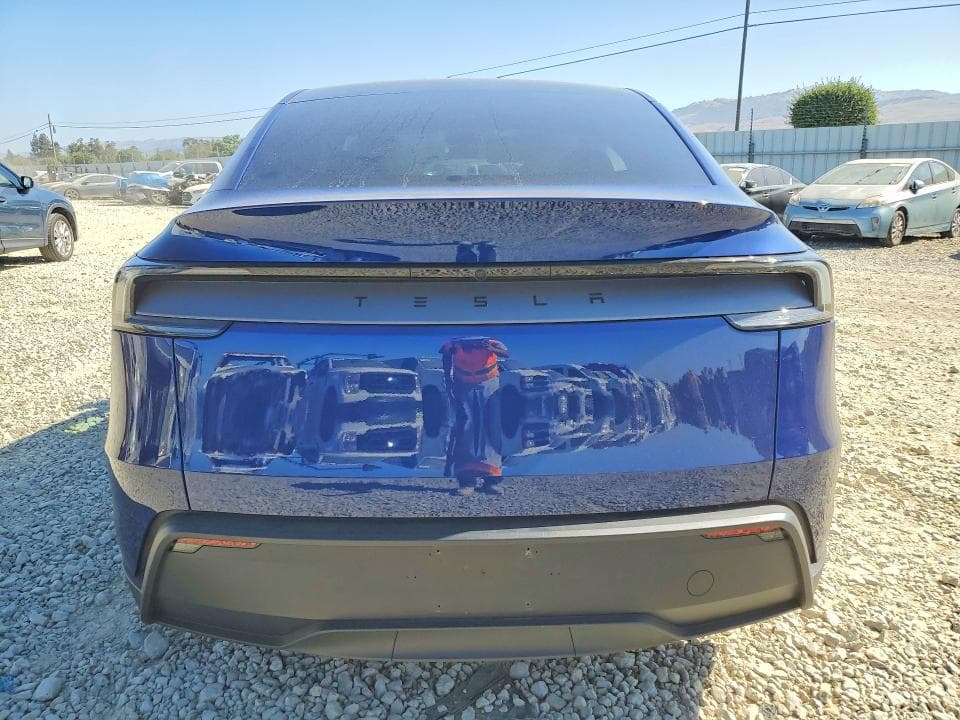 2026 TESLA MODEL Y 6