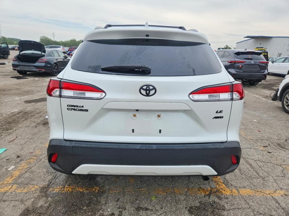 2022 TOYOTA COROLLA CROSS LE 6