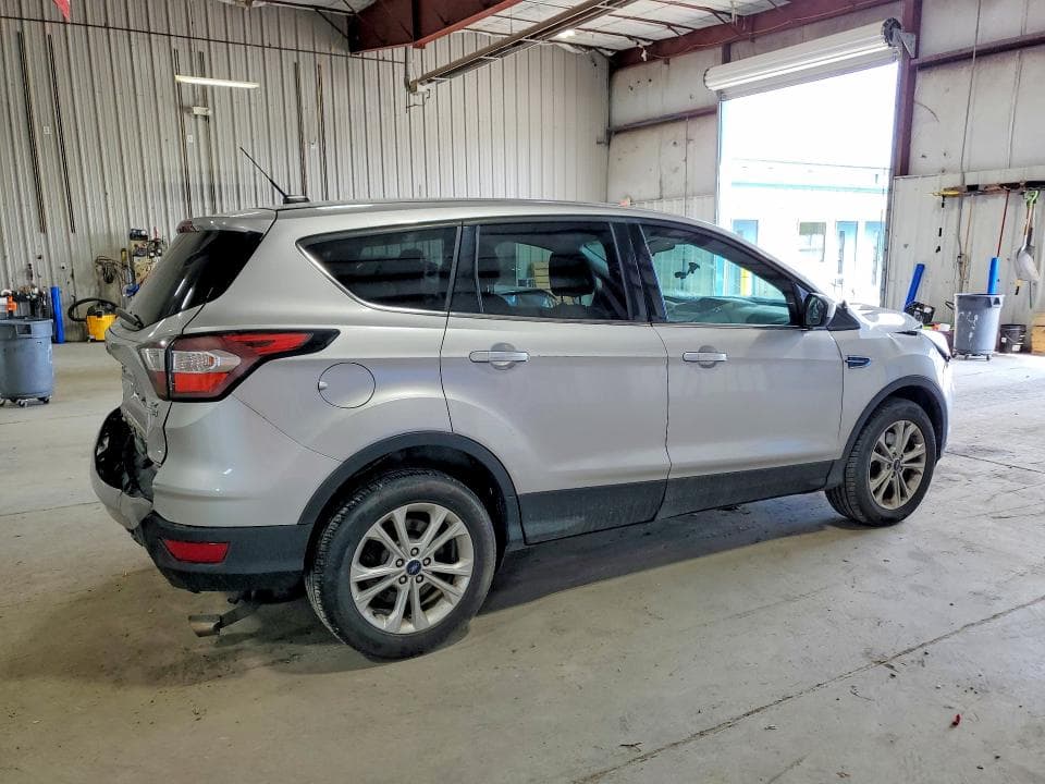 2017 FORD ESCAPE SE 3