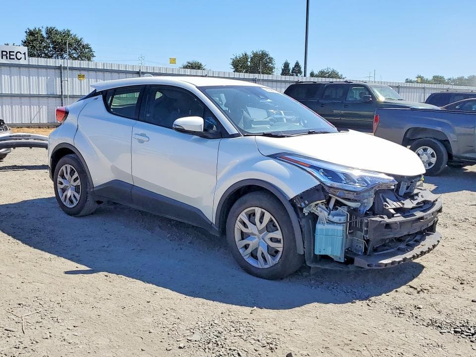 2021 TOYOTA C-HR LE 4