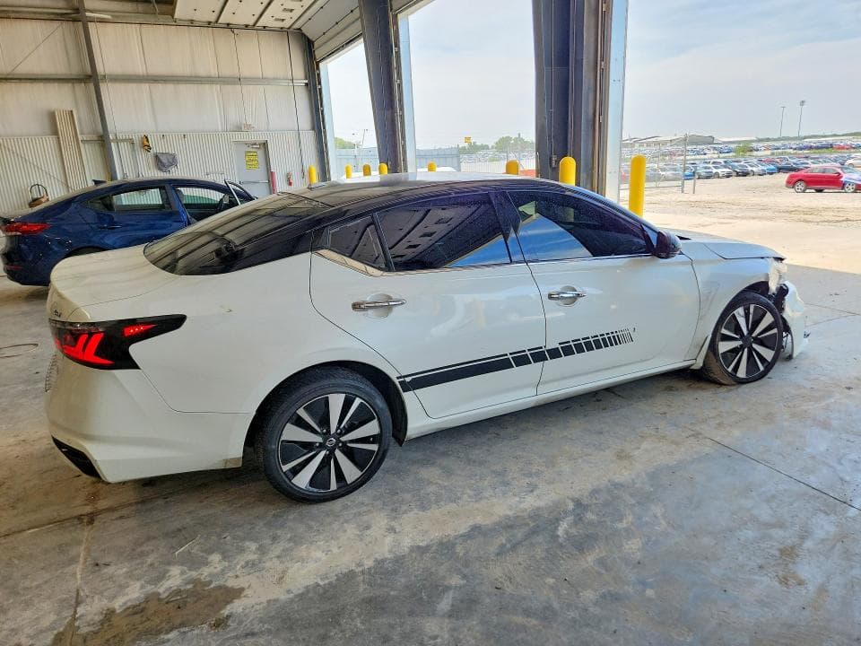 2019 NISSAN ALTIMA SV 3