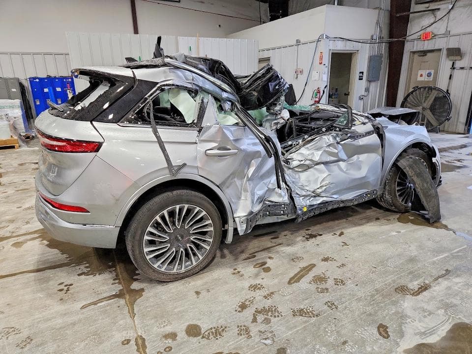 2021 LINCOLN CORSAIR 3