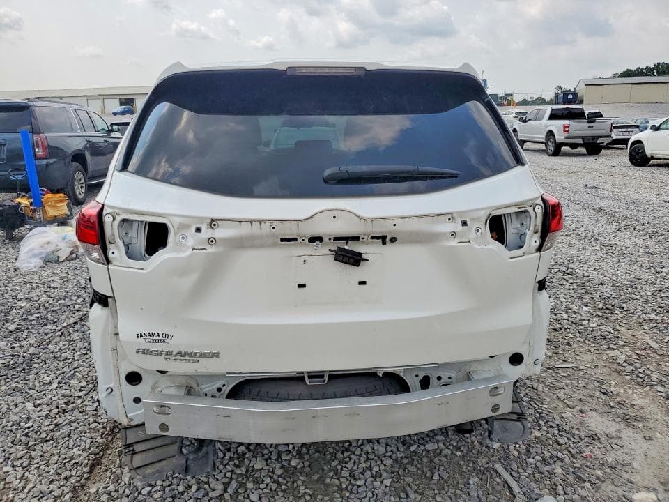 2019 TOYOTA HIGHLANDER LE 6