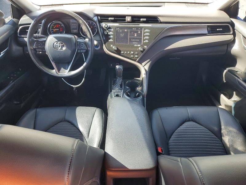 2019 TOYOTA CAMRY HYBRID SE 8