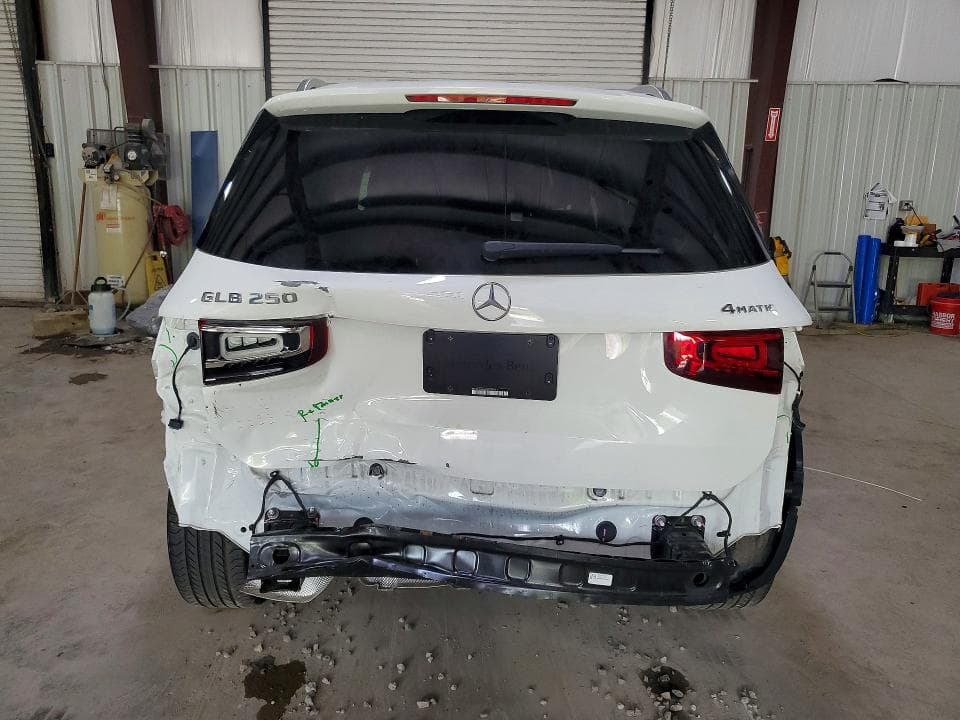 2023 MERCEDES-BENZ GLB 250 4MATIC 6