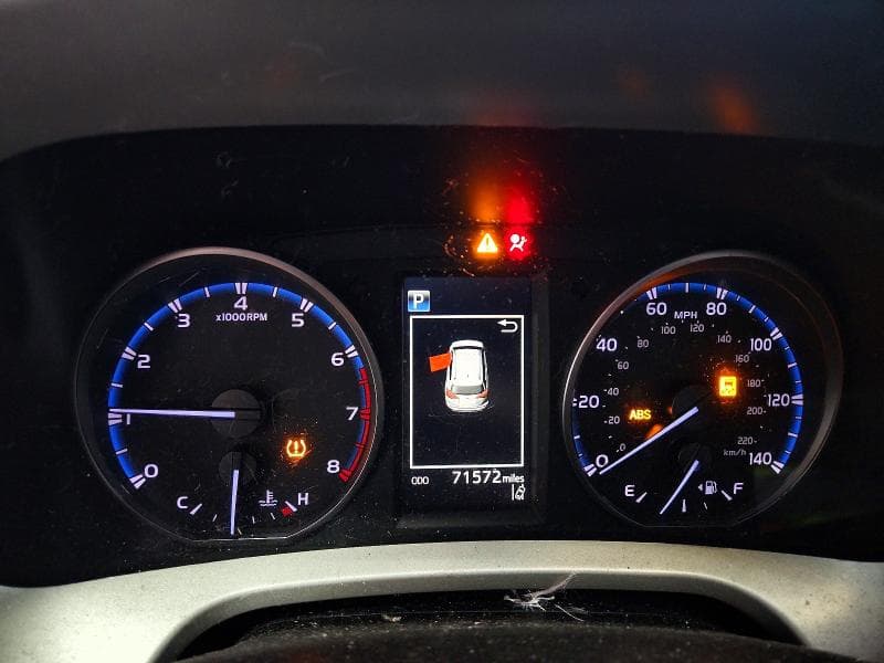 2018 TOYOTA RAV4 LE 9