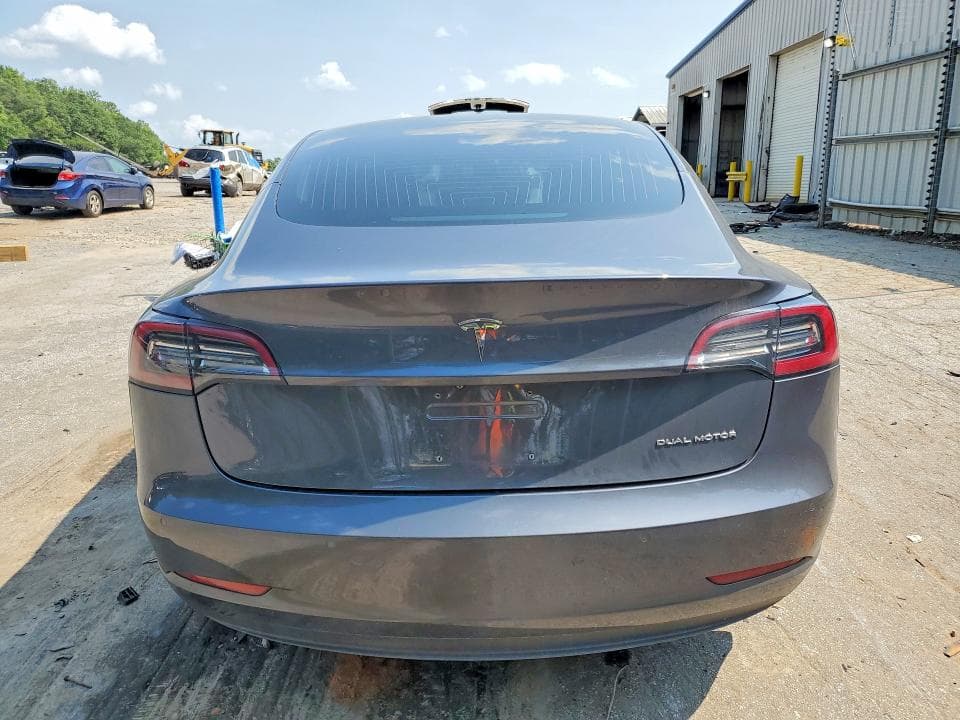 2018 TESLA MODEL 3 6