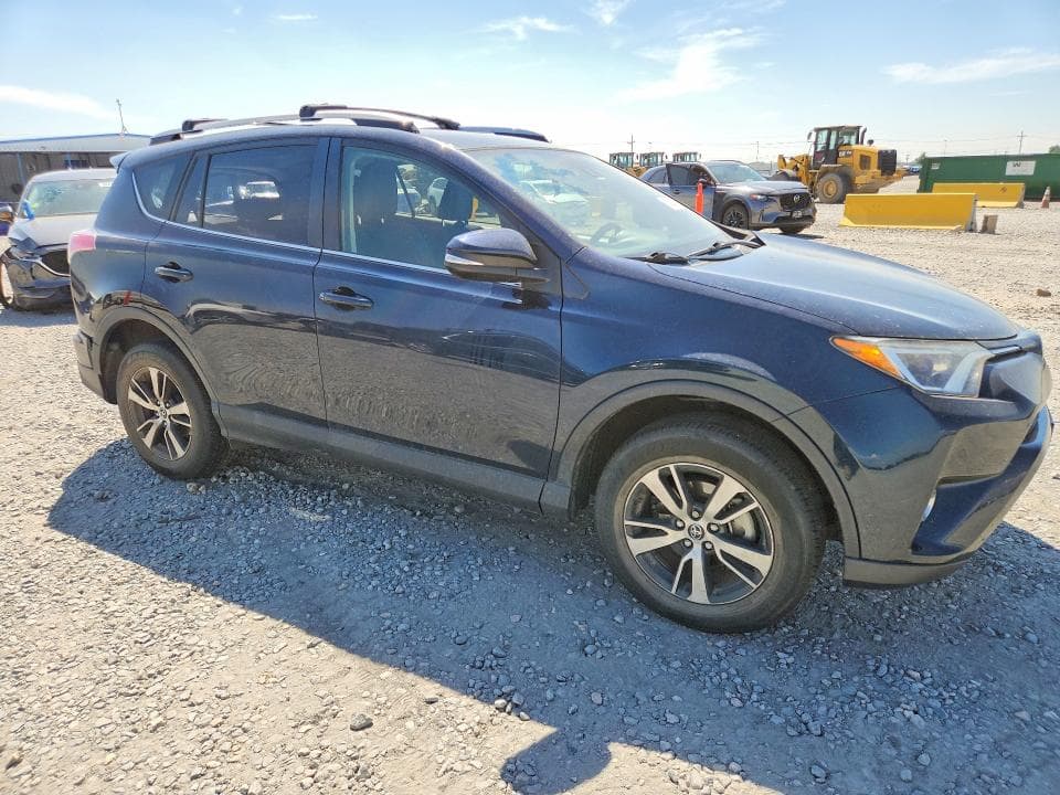 2017 TOYOTA RAV4 XLE 4