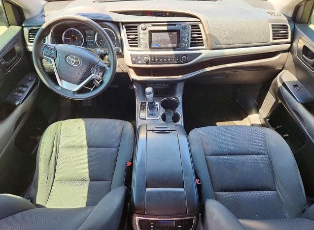 2018 TOYOTA HIGHLANDER LE 8