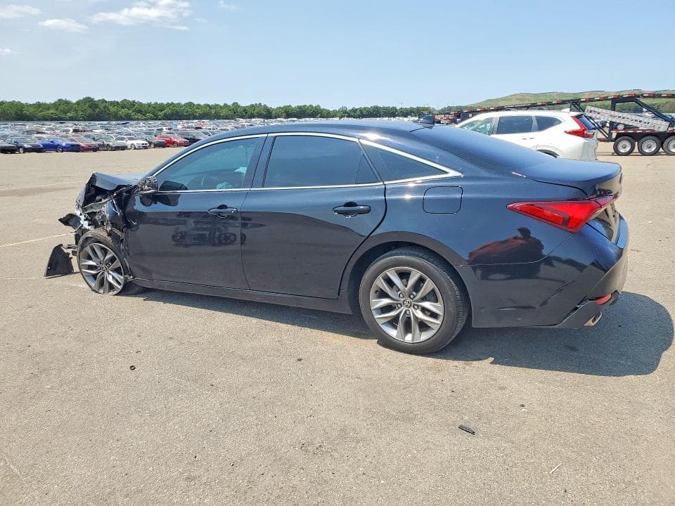 2022 TOYOTA AVALON XLE 2