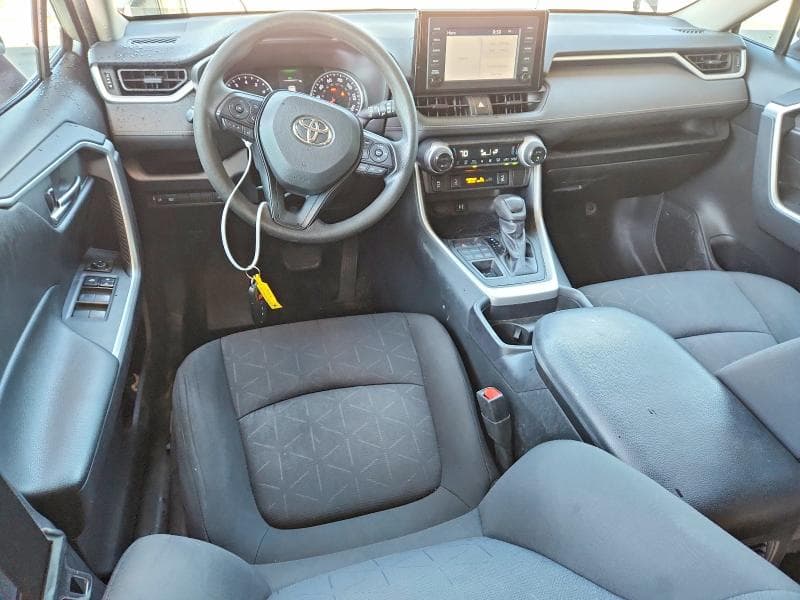 2019 TOYOTA RAV4 XLE 8