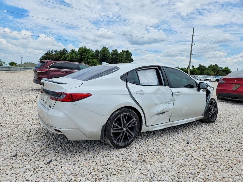 2025 TOYOTA CAMRY XSE 3