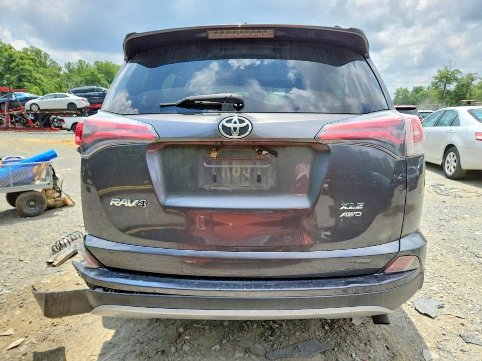 2017 TOYOTA RAV4 XLE 6