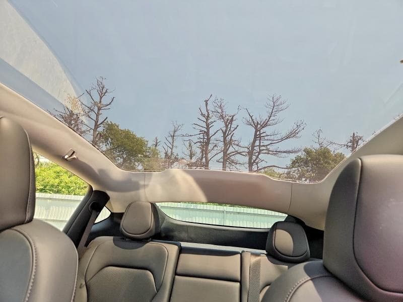 2026 TESLA MODEL Y 10