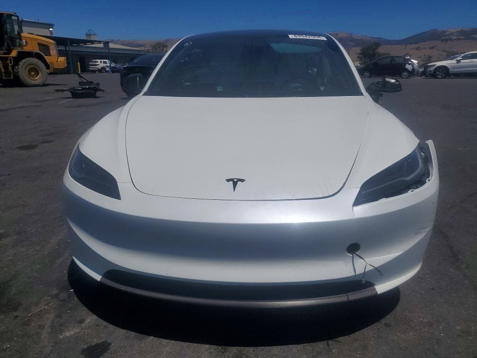2026 TESLA MODEL 3 5