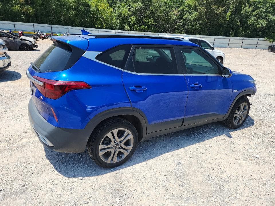 2021 KIA SELTOS S 3