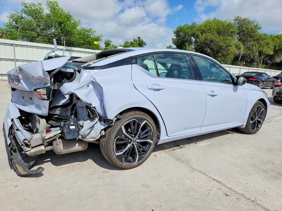 2024 NISSAN ALTIMA SR 3