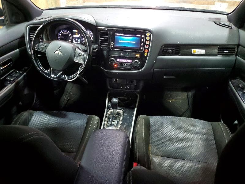 2018 MITSUBISHI OUTLANDER SE 8