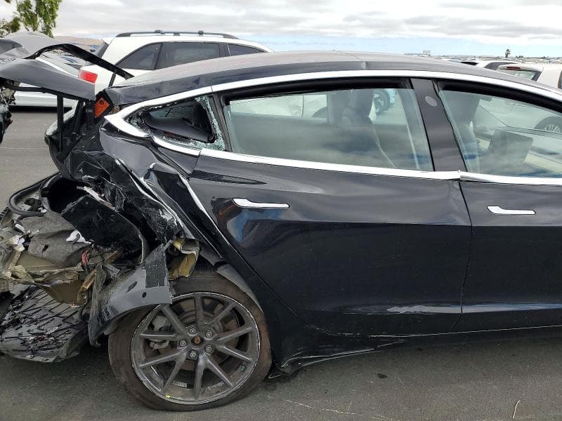 2018 TESLA MODEL 3 10
