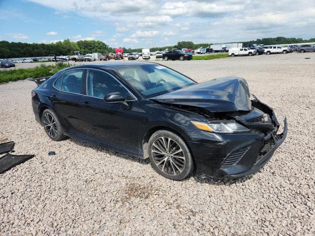 2020 TOYOTA CAMRY SE 4