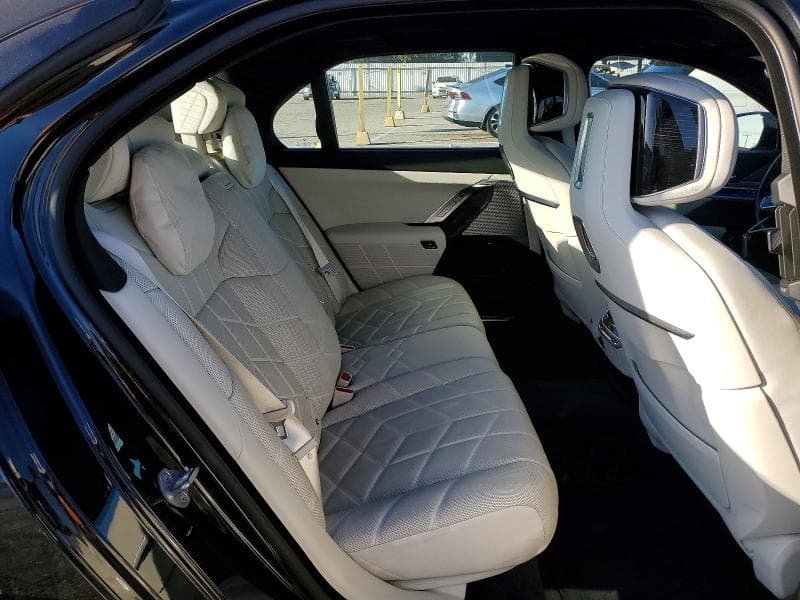 2024 BMW I7 EDRIVE50 10